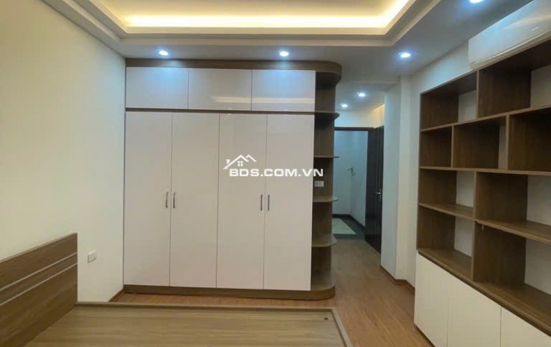 Bán Nhà Ngọc Thụy - 35m² - 5 Tầng - Ô Tô Đỗ Cửa

Chính chủ cần bán nhà mới xây tại khu vực đẹp nhất Ngọc Thụy, gần trường Việt Pháp.